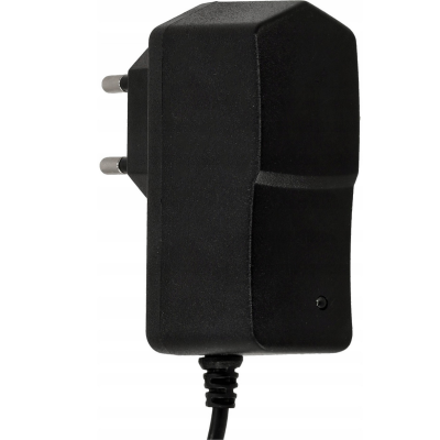 BERGE Zásuvný LED zdroj 12V - 18W - 1,5A